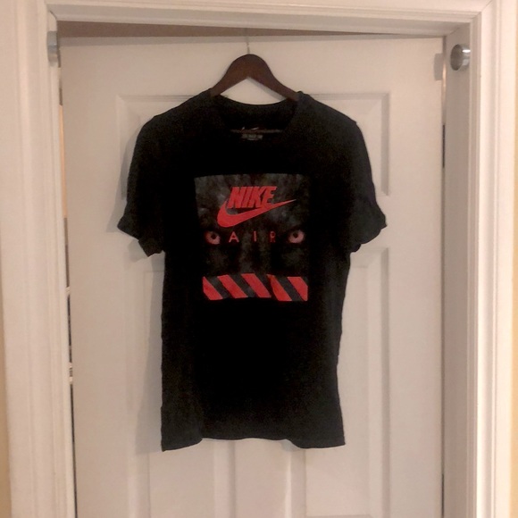 Nike Lion Tee - Picture 1 of 1